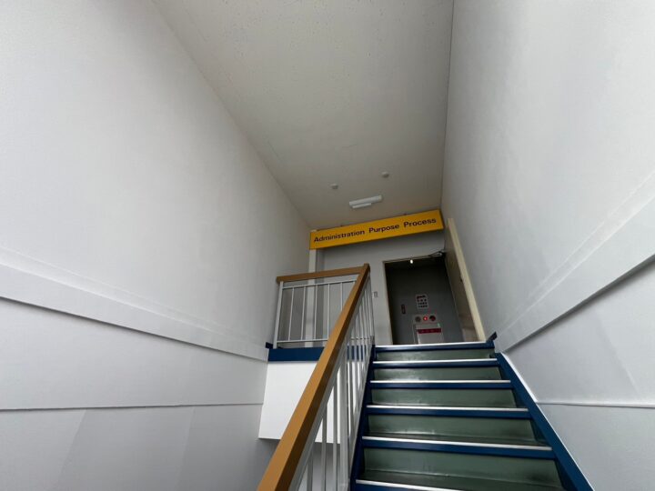 富山市　株式会社T様　階段室塗装工事
